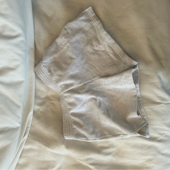 Aritzia TNA sweat fleece cozy fleece perfect fit in small. Few stains pictured! - Picture 3 of 10